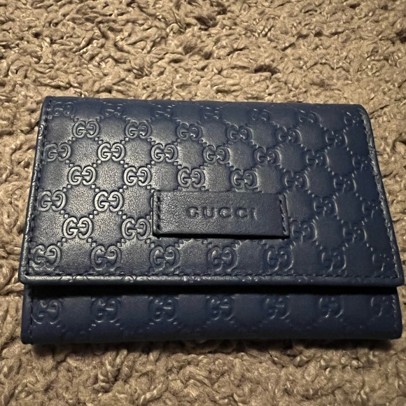 Authentic Gucci Blue Monogram Wallet. - Picture 4 of 6